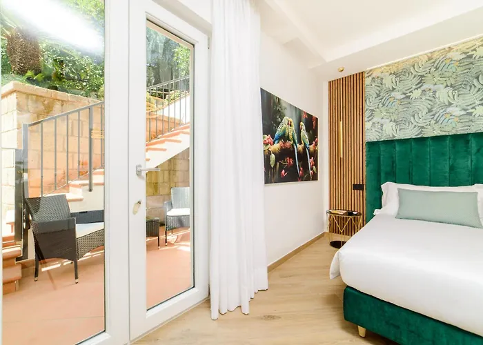 Nicholhouse - Breakfast Included Pensionat