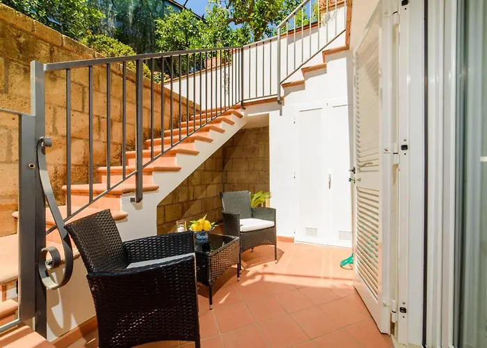 Nicholhouse - Breakfast Included