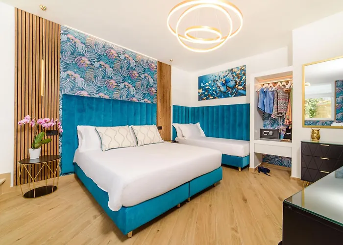 Nicholhouse - Breakfast Included 4*