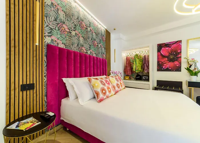 Nicholhouse - Breakfast Included 4*