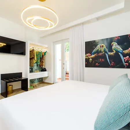 Nicholhouse - Breakfast Included 4*